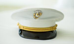 3 idées pour adopter le style marin au quotidien ! Casquette blanche d'uniforme des Marines américains