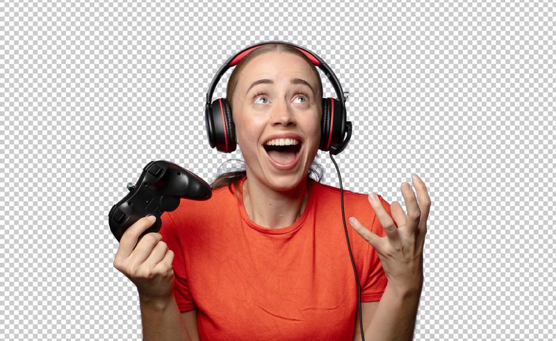 une femme avec un casque gamer