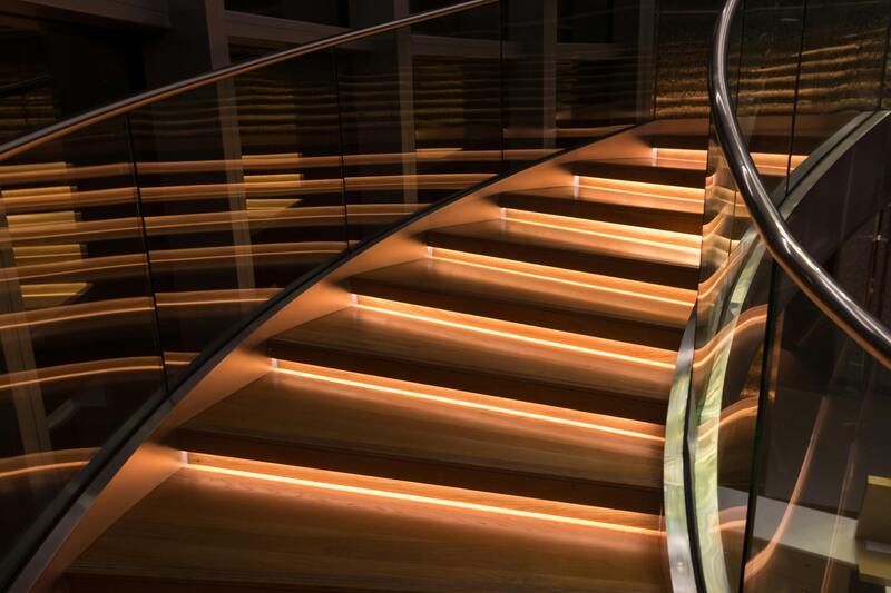 escalier éclairé